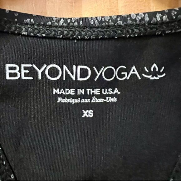 Beyond Yoga black silver snake skin long line crop top/sports bra extra small xs - Picture 5 of 7